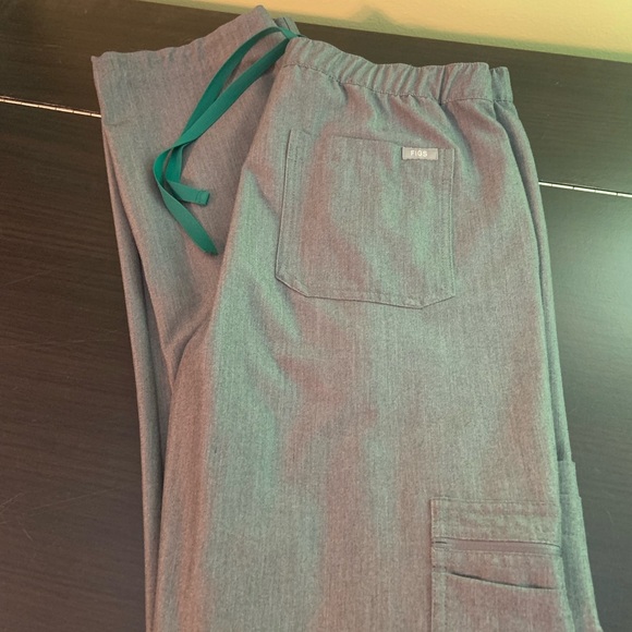 Men’s Figs Cairo Scrub Pants - Graphite - Picture 5 of 5